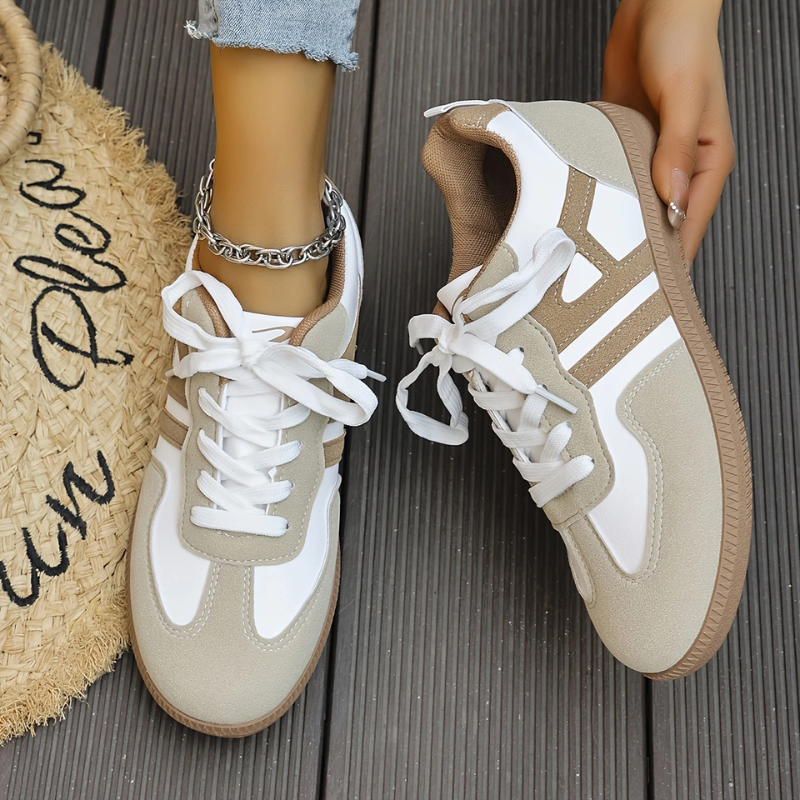 LightweightLeisure Sneaker