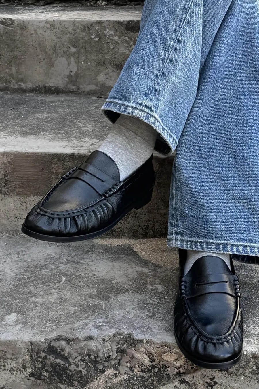 OLANE Classic Vegan Leather Slip-On Loafers Black40Shoes