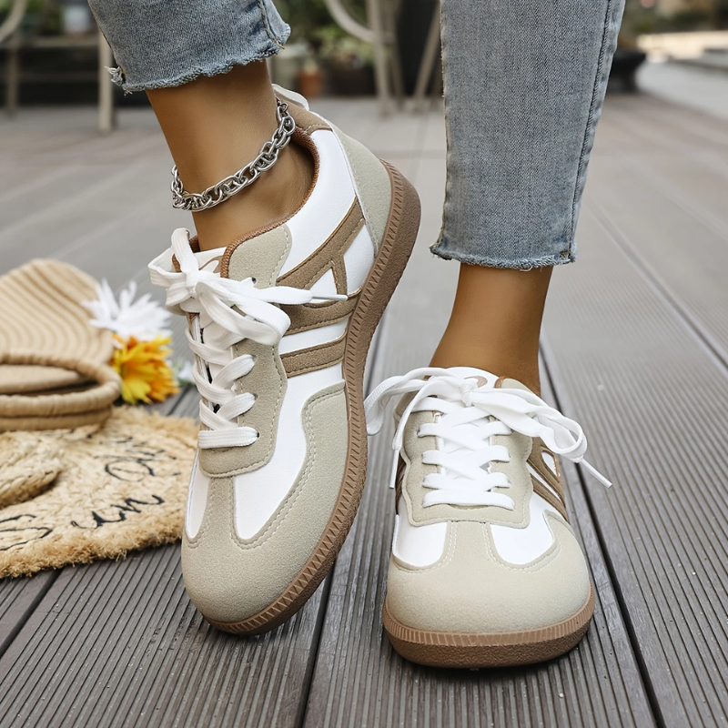 LightweightLeisure Sneaker