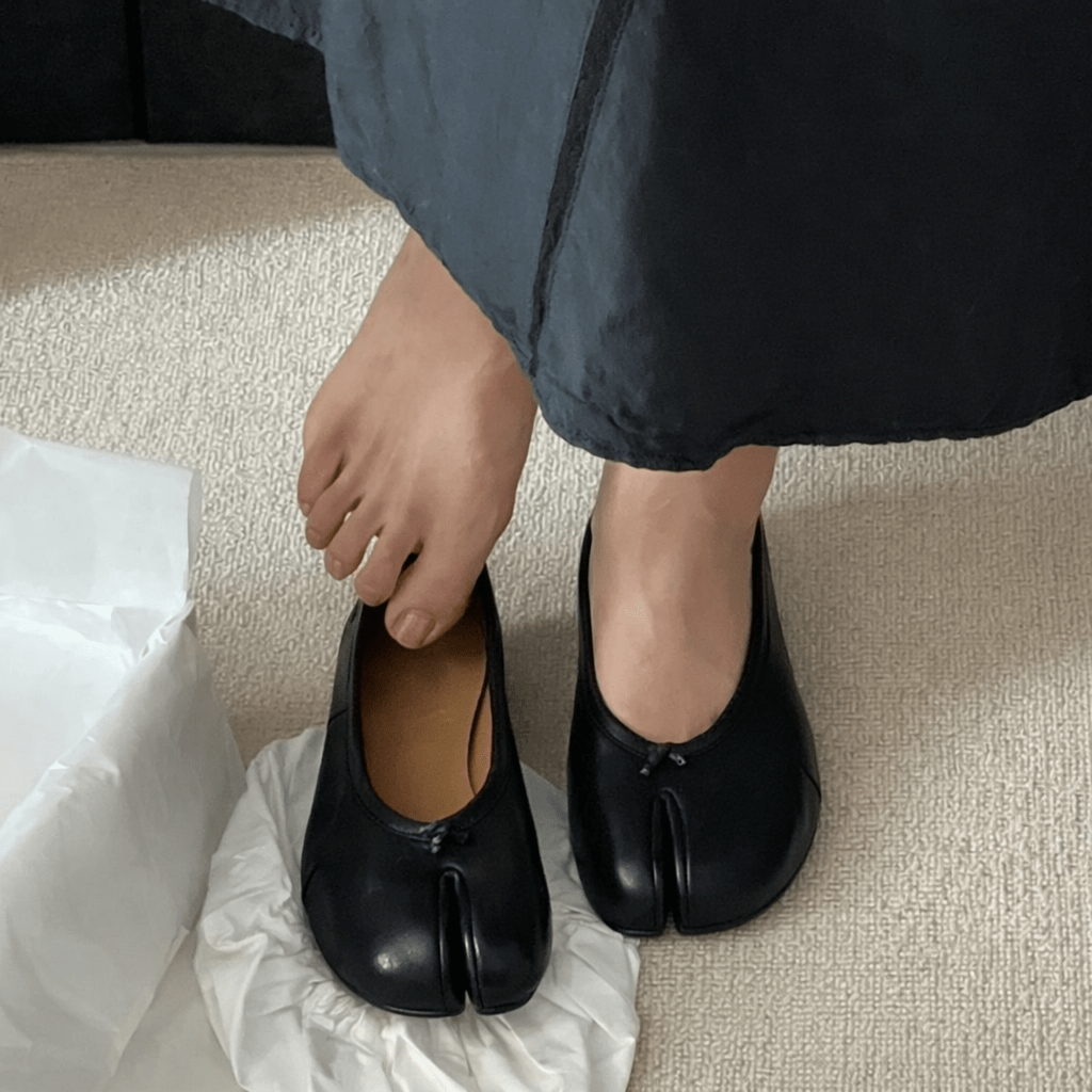 OLANE Slip-On Split-Toe Leather Mules Black35Women's Shoes