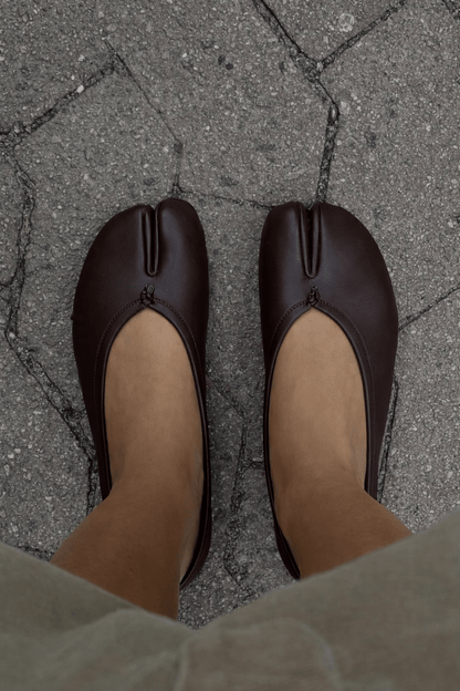 OLANE Slip-On Split-Toe Leather Mules Brown35Women's Shoes