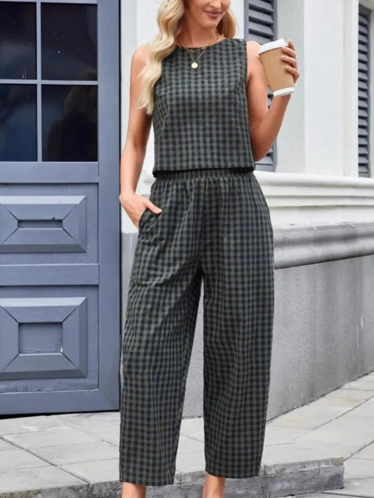 Stylish Plaid Sleeveless Vest Pant Set